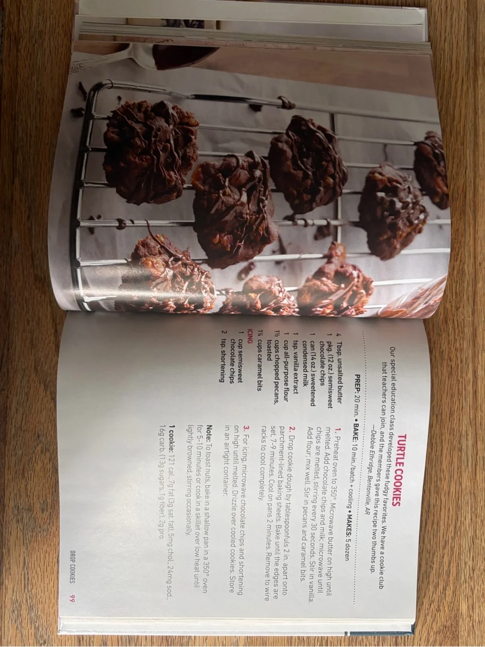 Taste of Home Cookies Cookbook - Large Print Edition